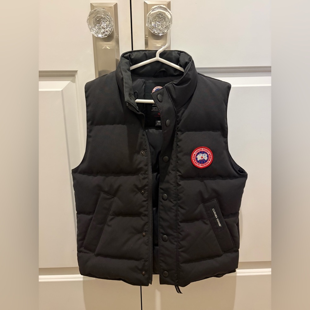 Canada Goose Youth (M: 10-12) Black Puffer Vest